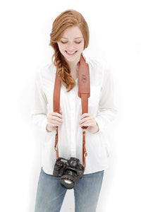 James fotostrap - Cognac Brown Leather Camera Strap